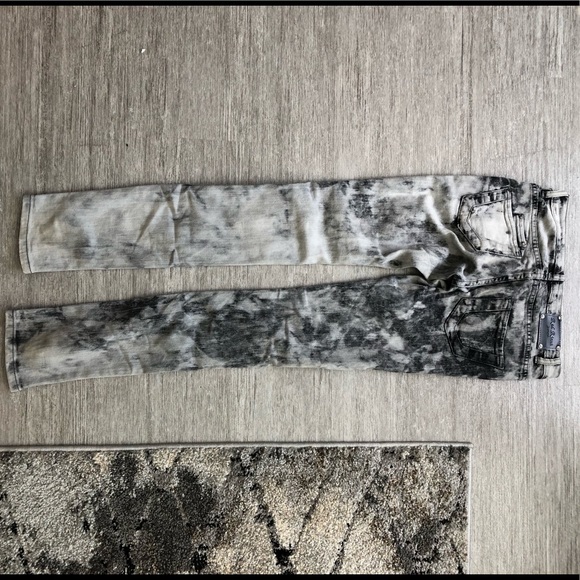 Red Rivet Jeans - Picture 3 of 5